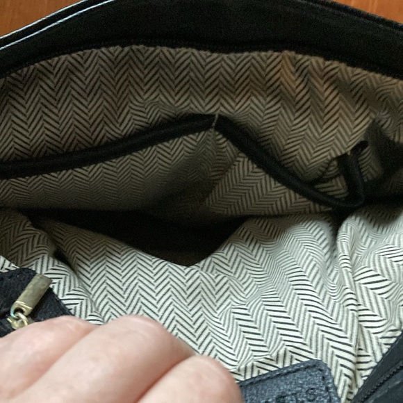 STEVE MADDEN leather black bag, fringe. Adjustable and removable shoulder strap. - Picture 7 of 15